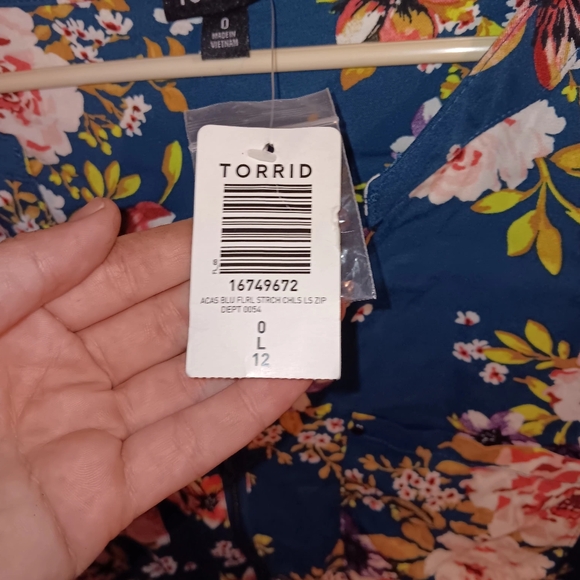 Dress (SOLD) - Picture 3 of 4